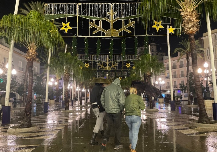 PP: «Llevan ocho años haciendo el ridículo con el alumbrado de Navidad porque no les importa»