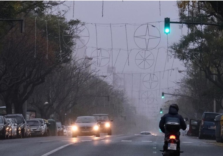 Este es el motivo por el que algunas luces de Navidad de Cádiz están apagadas