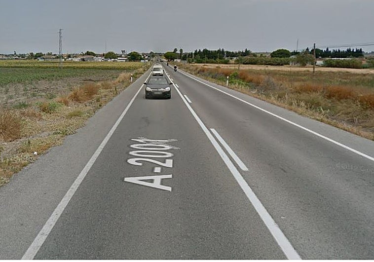 Accidente de tráfico: un coche se sale de la vía en la A-2001, en El Puerto