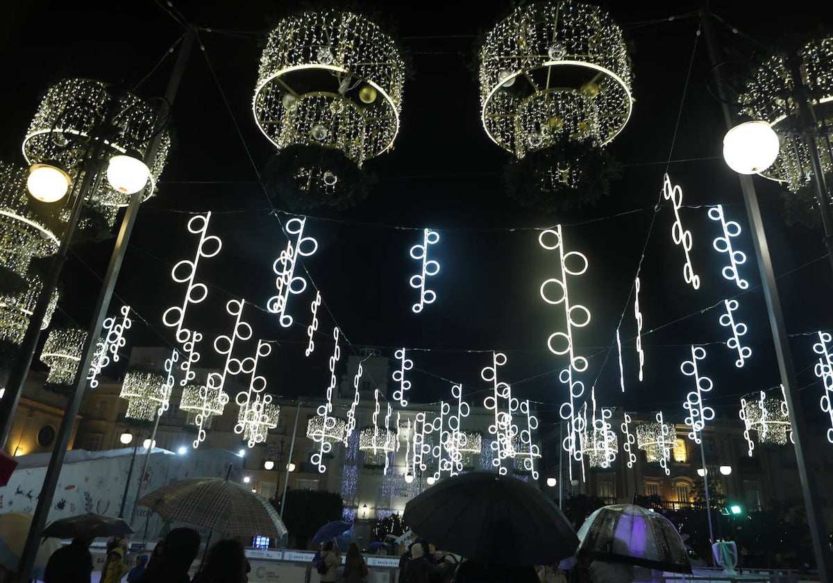 Luces de Navidad en la capital gaditana.