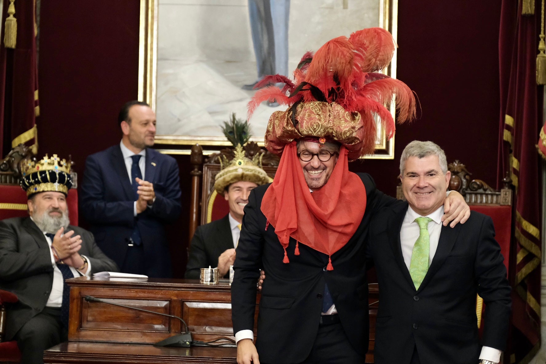 Fotos: el traspaso de coronas de los Reyes Magos de Cádiz