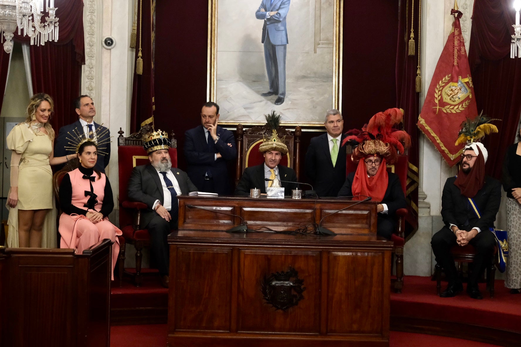 Fotos: el traspaso de coronas de los Reyes Magos de Cádiz