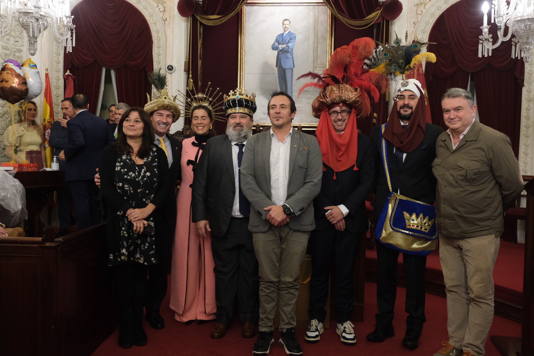 Fotos: el traspaso de coronas de los Reyes Magos de Cádiz