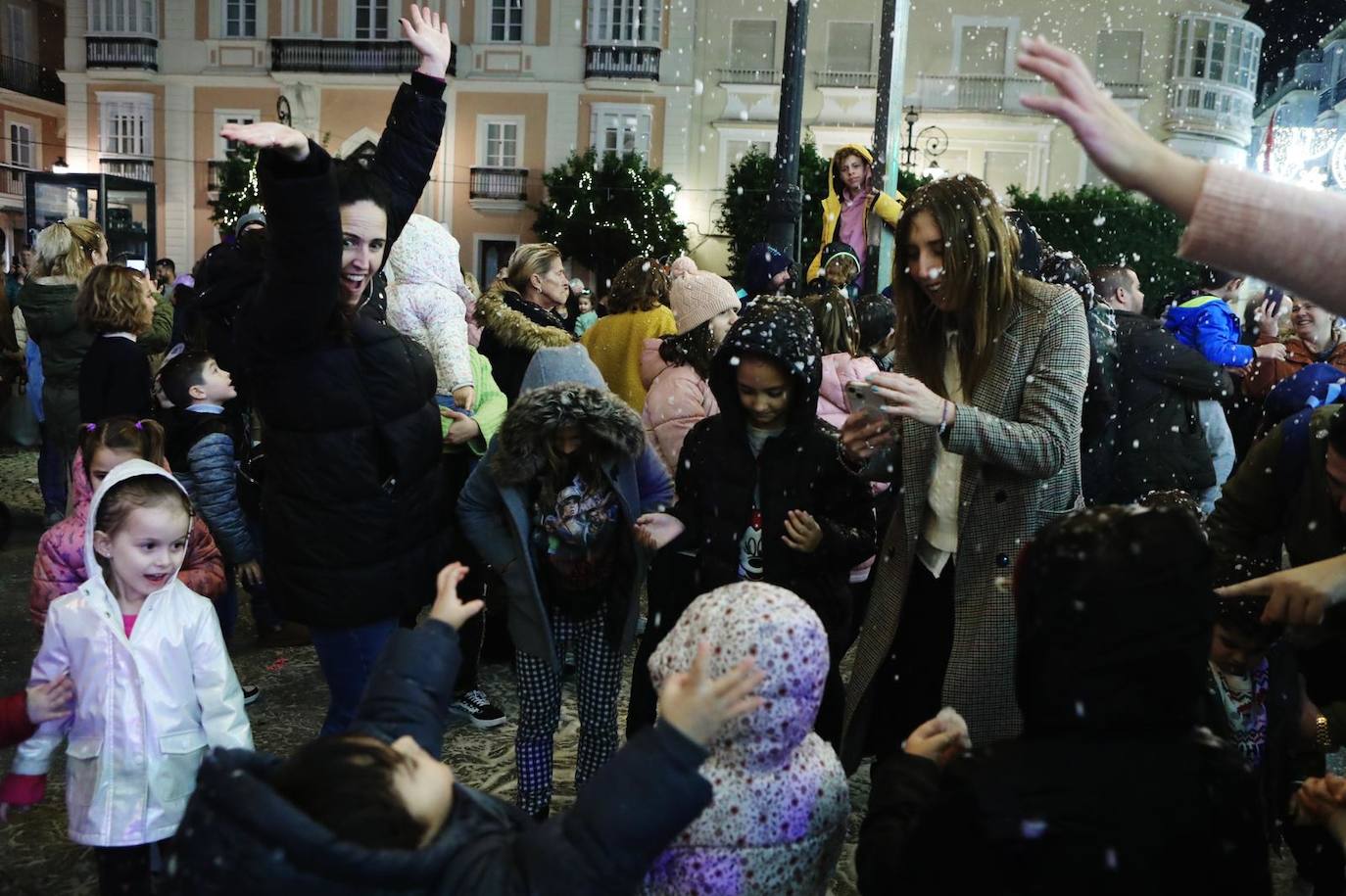 Fotos: Así ha sido la gran nevada en la plaza San Antonio