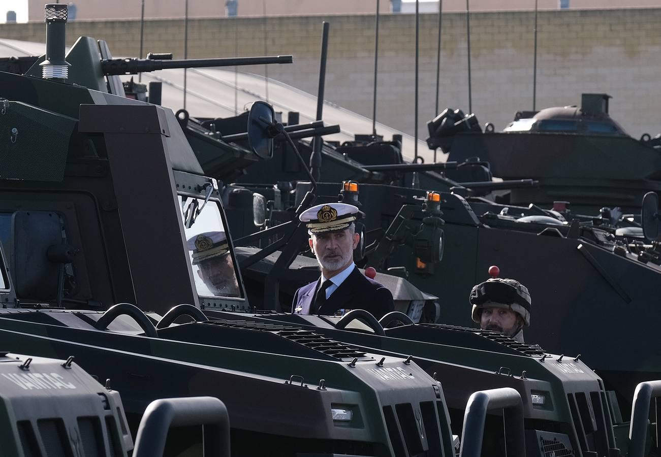 Fotos: las imágenes de la visita del rey Felipe VI al TEAR de San Fernando