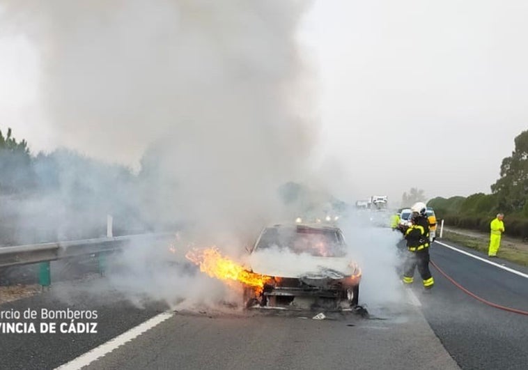 El cadáver hallado en el coche calcinado en la A-381 es el de un hombre desaparecido en Algeciras