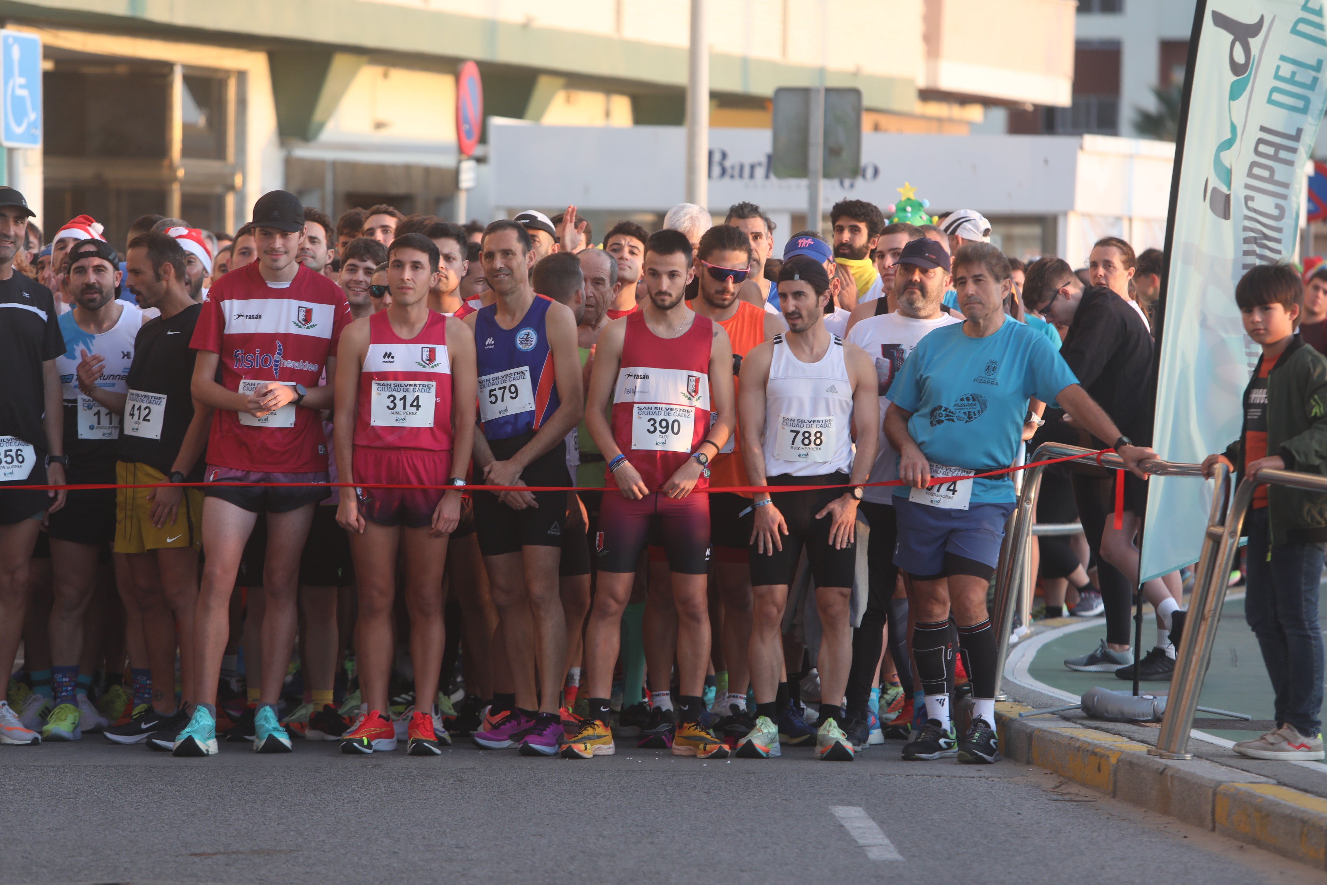 Fotos: Así ha sido la San Silvestre en Cádiz