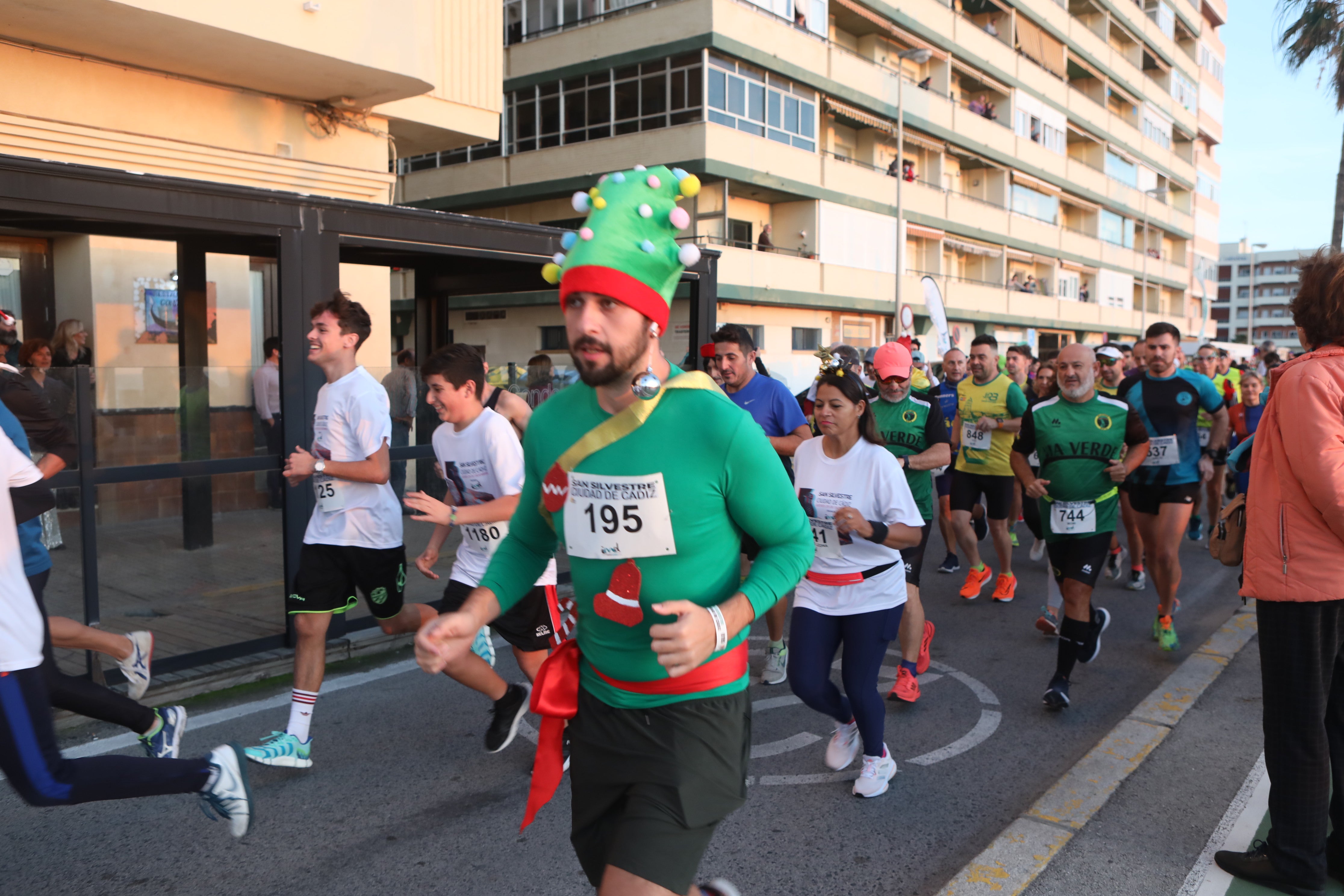 Fotos: Así ha sido la San Silvestre en Cádiz