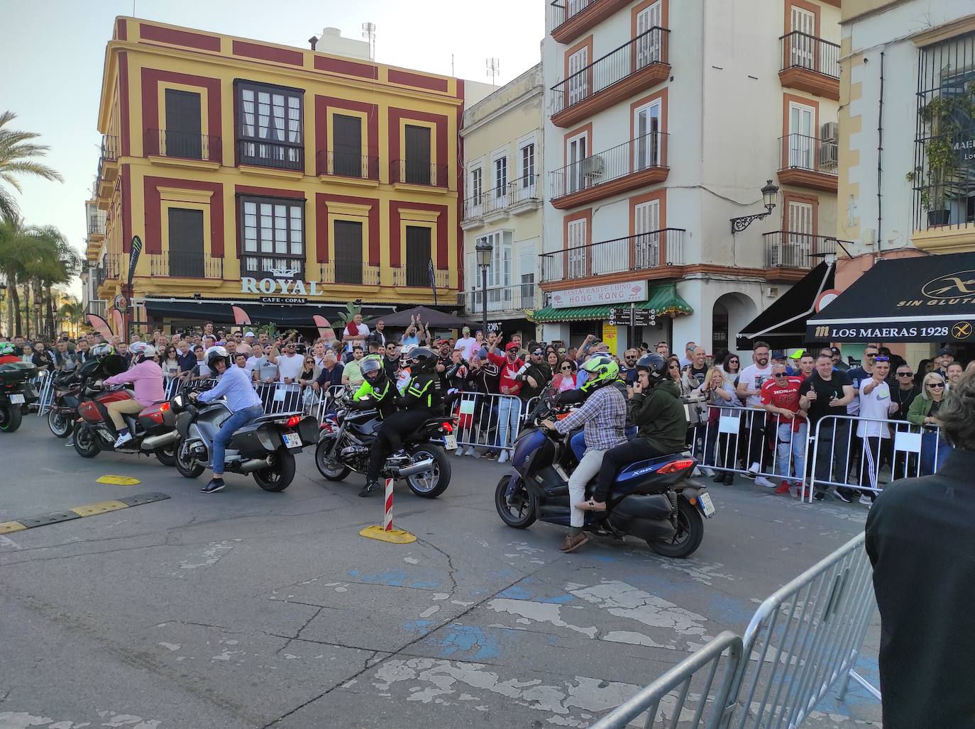 29 de abril. El Mundial de Motociclismo volvía a celebrar el Gran Premio de España en el Circuito de Jerez con público. Aficionados a las dos ruedas se desplazaron desde distintos lugares a la provincia para celebrar la tradicional Motorada.