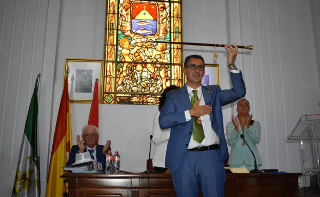 El alcalde Miguel Molina en su toma de posesión.