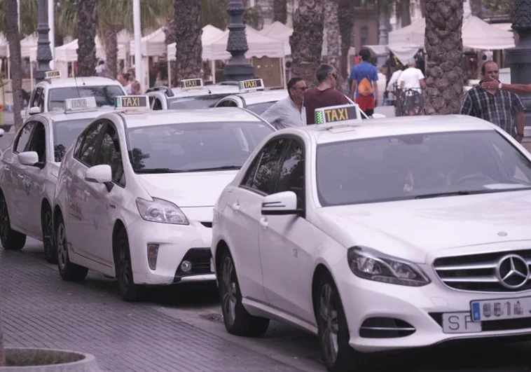 Cádiz estrena  su nueva ordenanza municipal del autotaxi