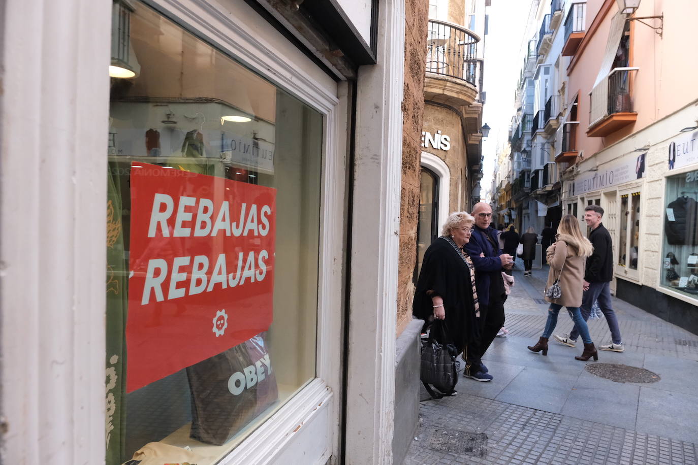 Fotos: Así está siendo la primera jornada de rebajas en Cádiz