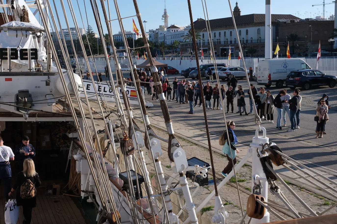 Fotos: Así han sido los eventos del Elcano este jueves en Cádiz
