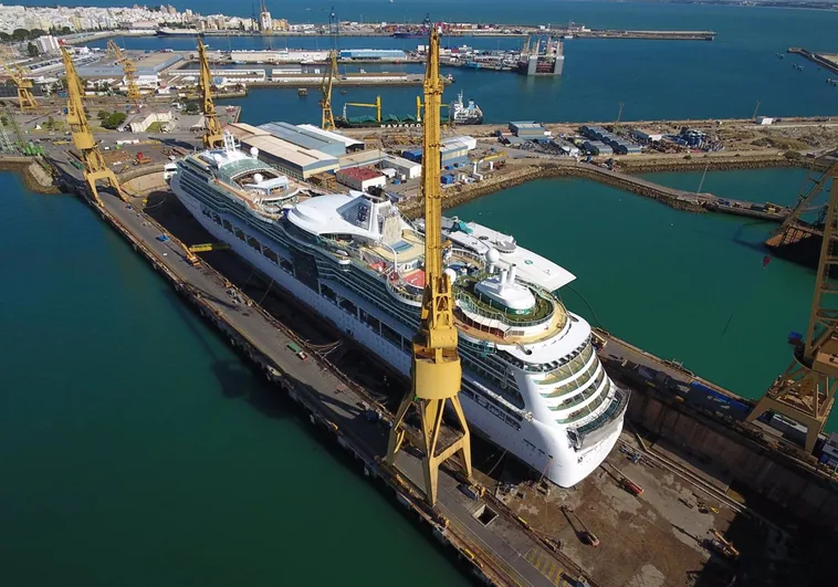 Navantia acaba 2022 con 73 barcos reparados en los astilleros de la Bahía y dos millones de horas de trabajo