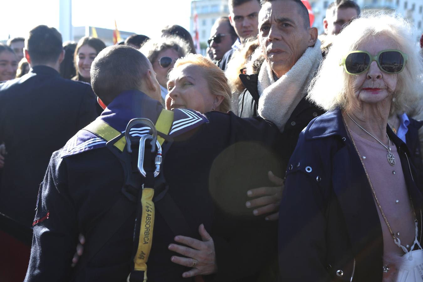 Fotos: La emocionante salida del buque Juan Sebastián de Elcano desde Cádiz