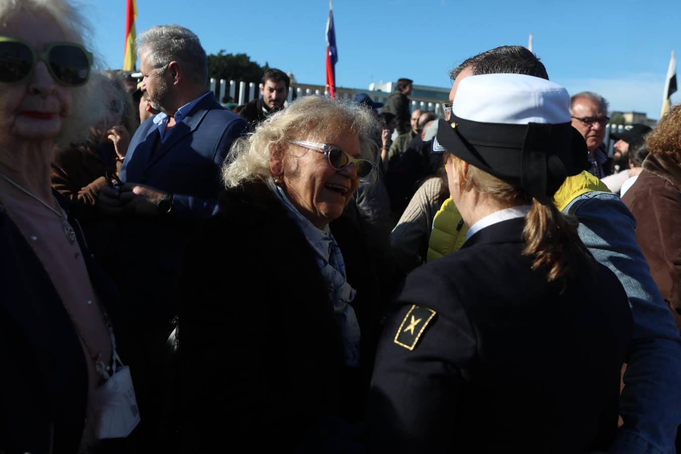 Fotos: La emocionante salida del buque Juan Sebastián de Elcano desde Cádiz