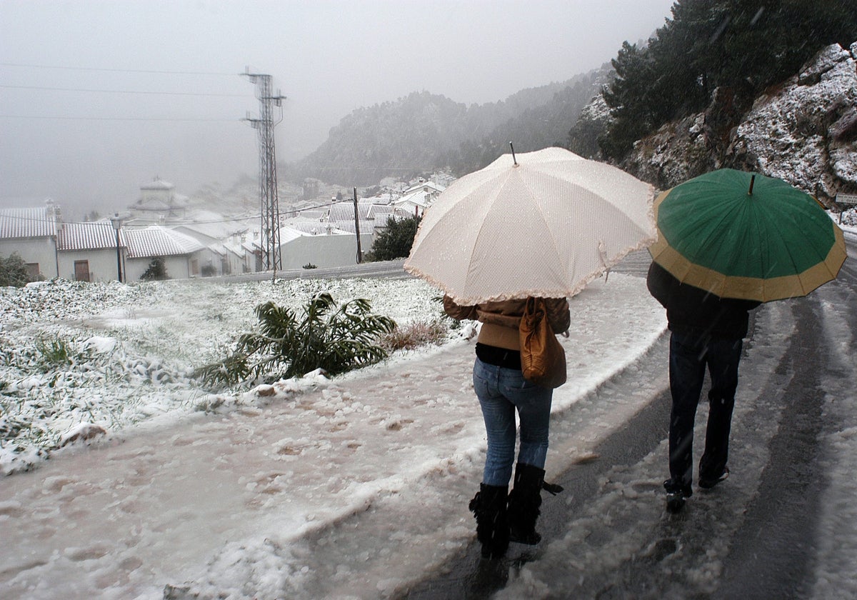 Bajan las temperaturas y llega la nieve a la Sierra de Cádiz