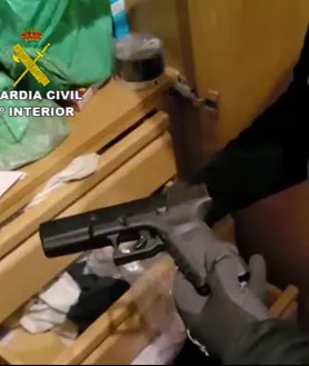 La Guardia Civil incauta varias armas de fogueo ilícitas