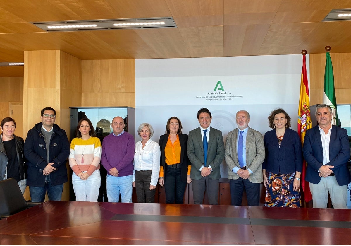 Foto de familia de la comisión para el seguimiento de la Negociación Colectiva en Cádiz