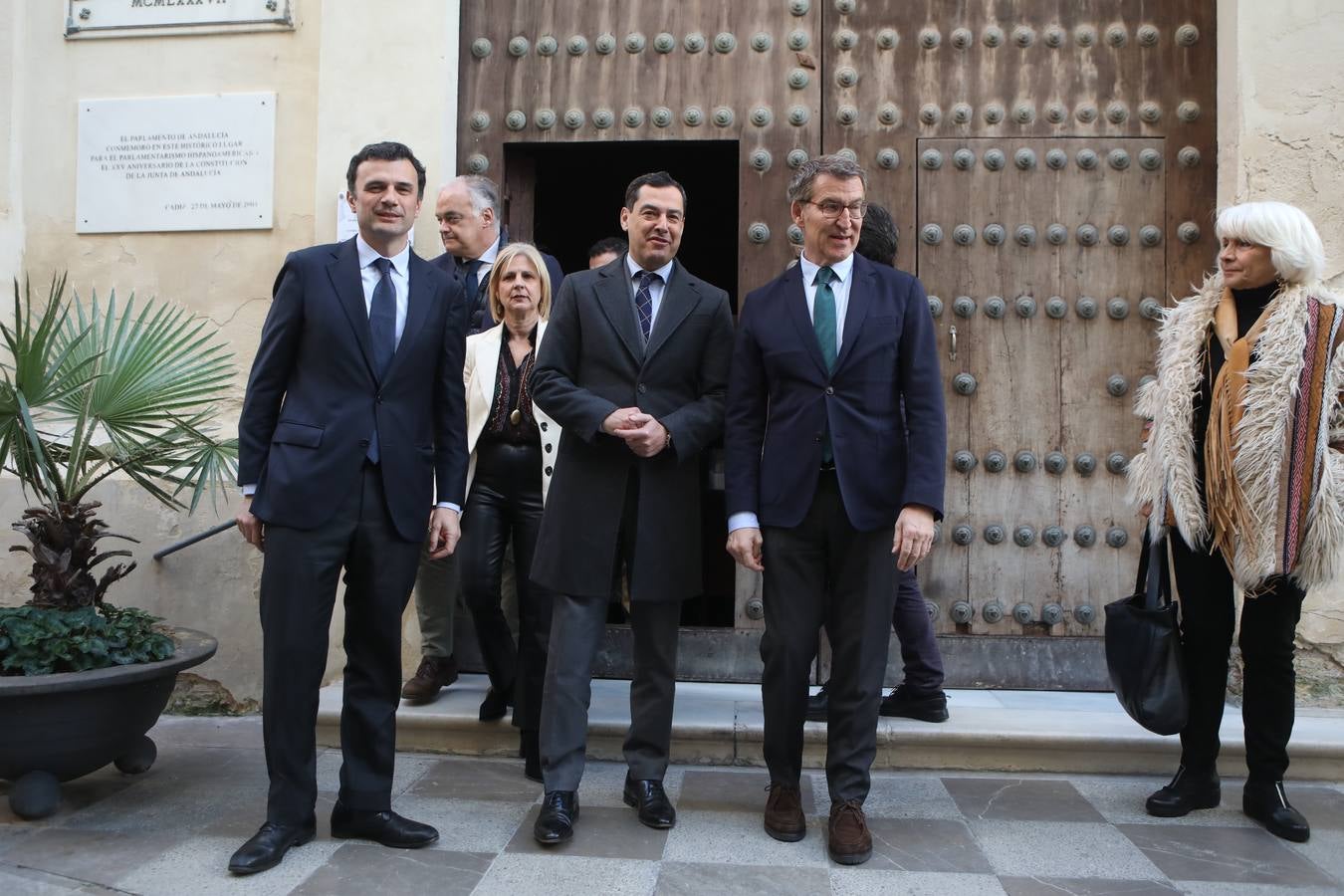 Fotos: Feijóo pasea por las calles de Cádiz junto a Bruno García, candidato del PP por Cádiz