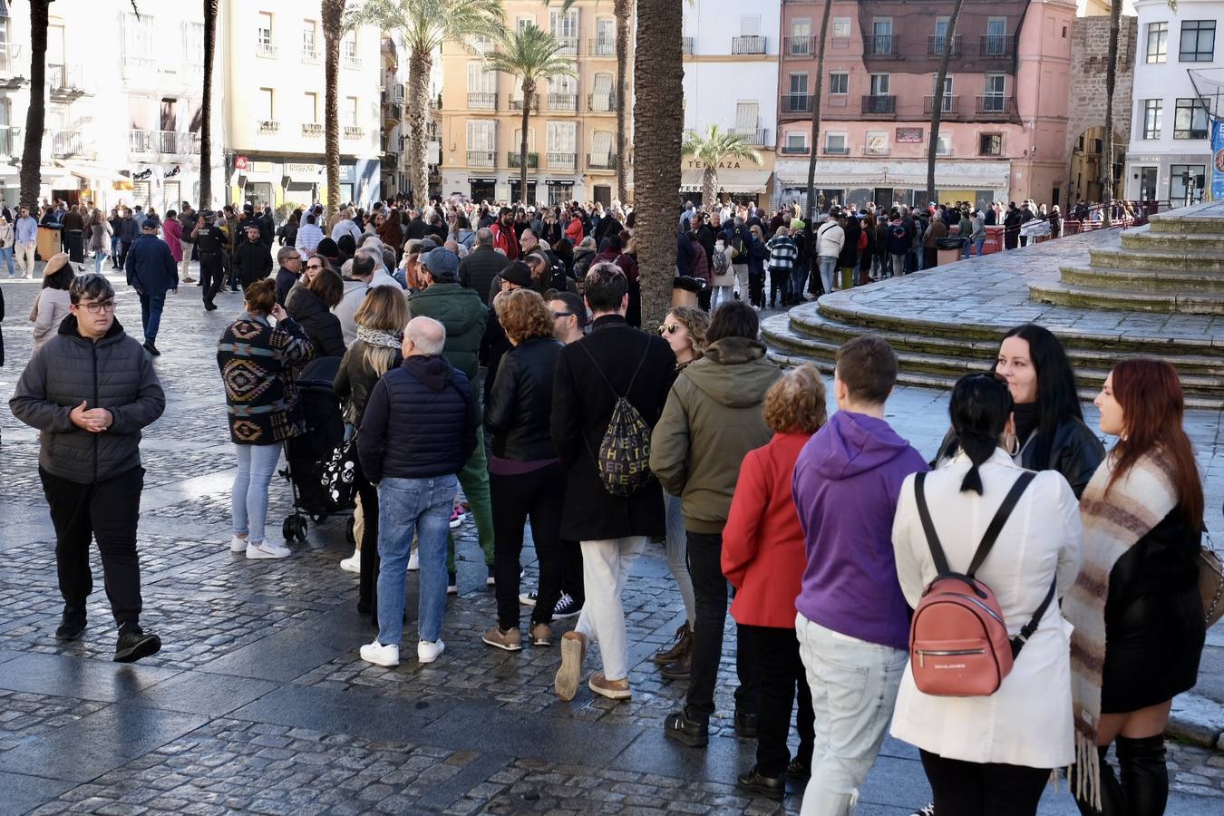 Fotos: Largas colas en la Catedral en la Gran Empanada Popular