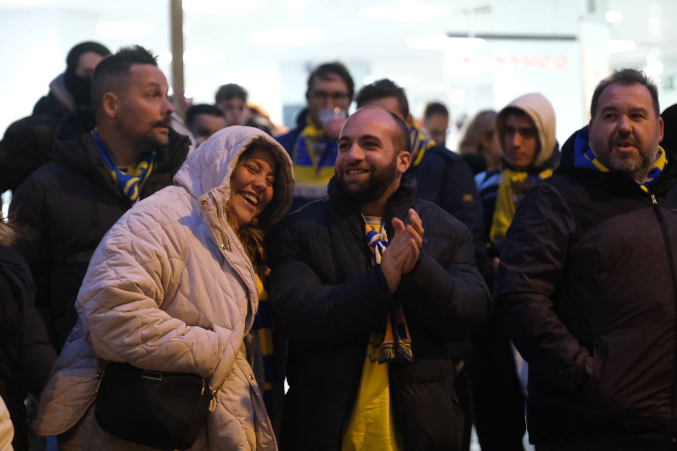 Fotos: Búscate en la previa del partido