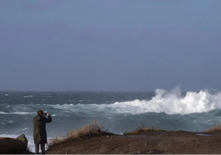 El Puerto de Tarifa continúa cerrado por el temporal de viento de levante en el Estrecho