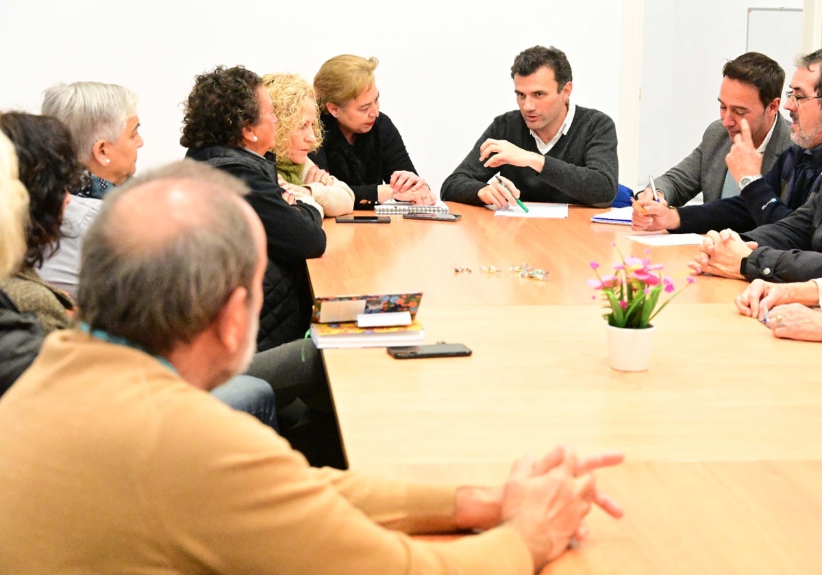 Bruno García: «Los vecinos de Cádiz tendrán de nuevo voz, opinión y participación, no se les puede seguir dejando de lado»