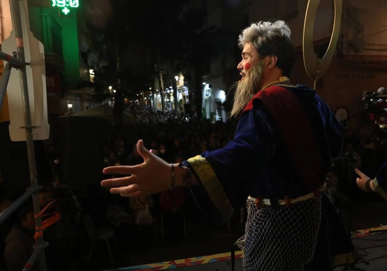 Las imágenes del jueves de Carnaval en Cádiz