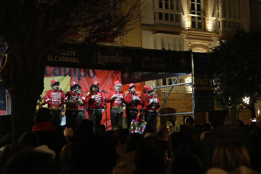 Las imágenes del jueves de Carnaval en Cádiz