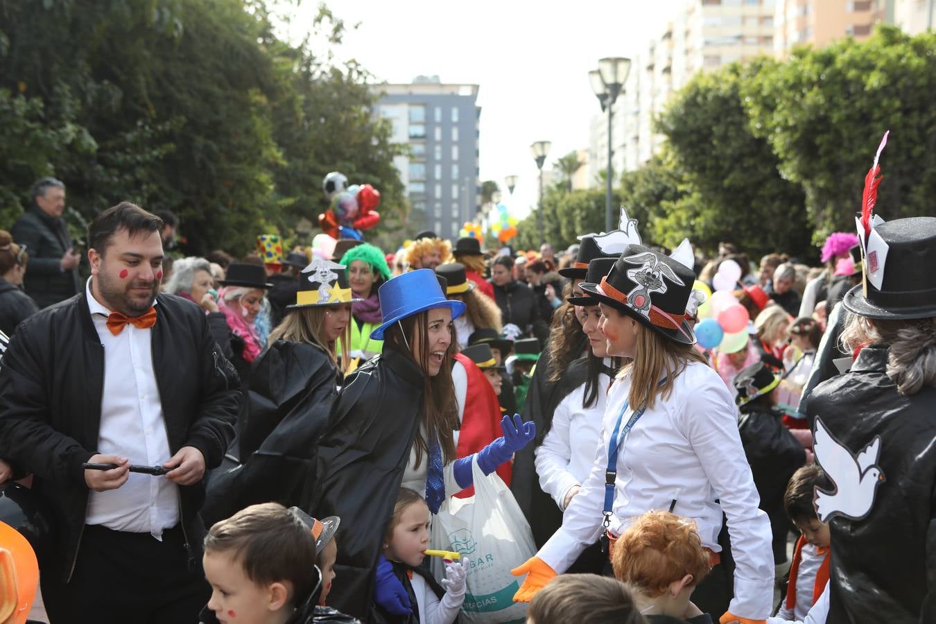 Las imágenes del &#039;Circo de emociones&#039; del Carnaval en el colegio Tierno Galván de Cádiz