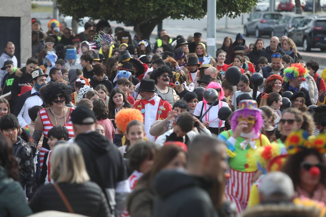 Las imágenes del &#039;Circo de emociones&#039; del Carnaval en el colegio Tierno Galván de Cádiz