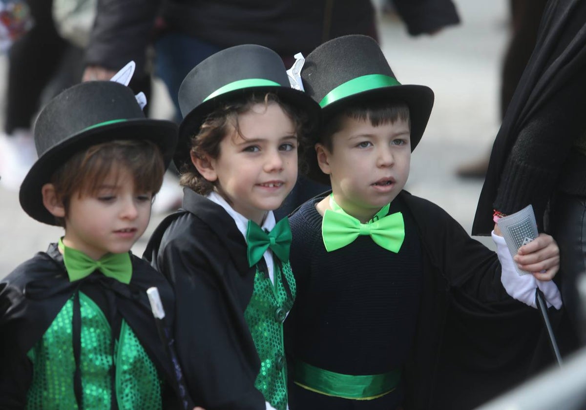 Las imágenes del &#039;Circo de emociones&#039; del Carnaval en el colegio Tierno Galván de Cádiz