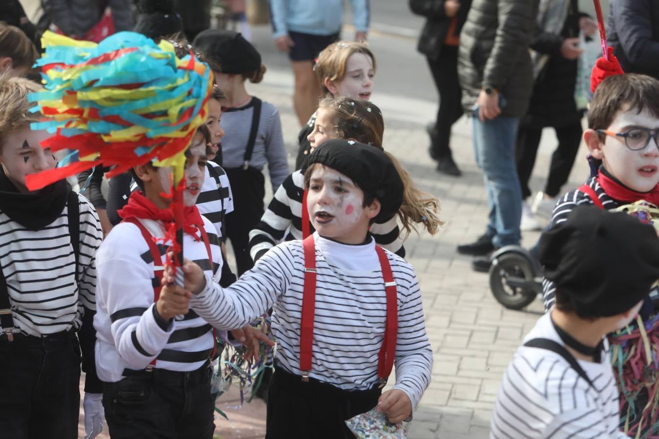 Las imágenes del &#039;Circo de emociones&#039; del Carnaval en el colegio Tierno Galván de Cádiz