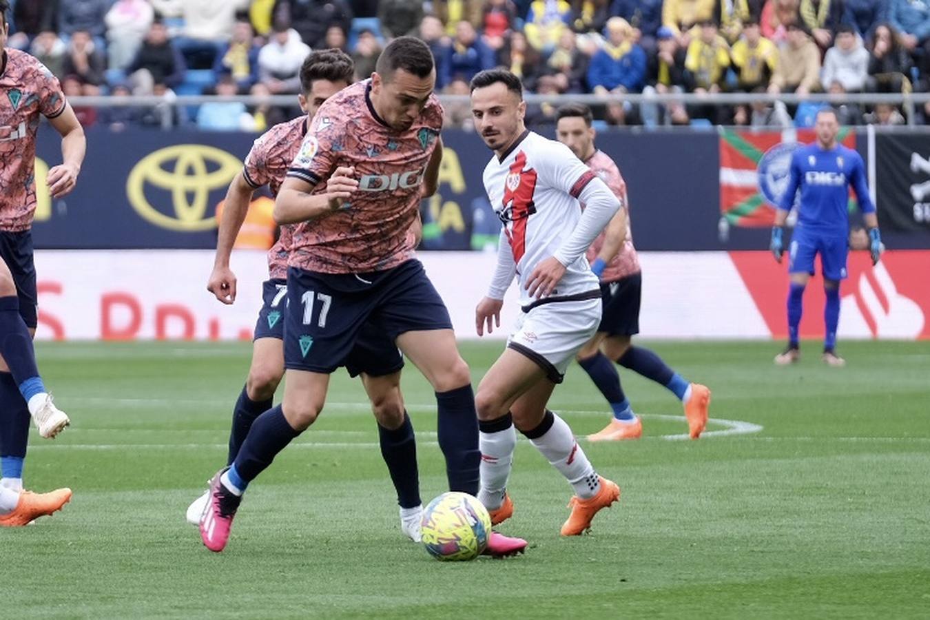 Las imágenes del partido Cádiz CF- Rayo Vallecano en Carranza