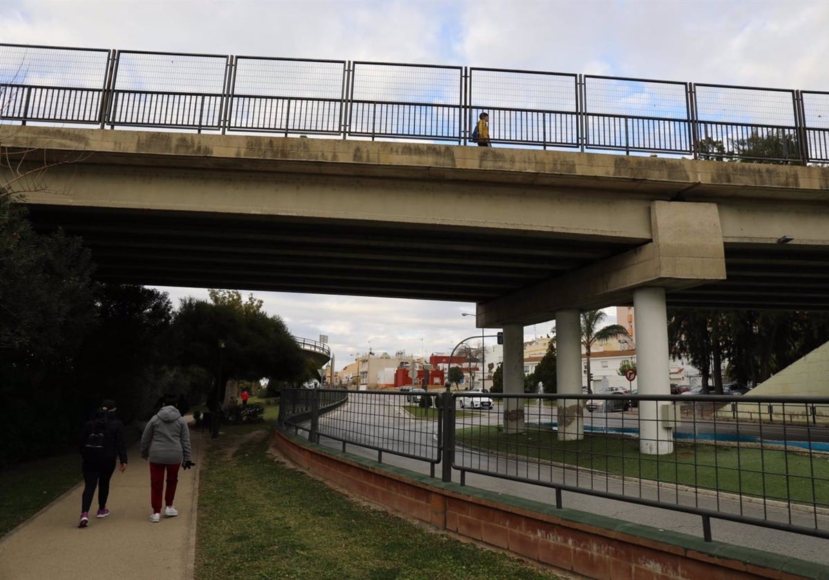 Adjudicada la obra para reparar el puente central que une San Fernando con Bahía Sur