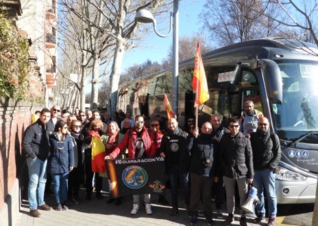 Imagen secundaria 1 - Cádiz, presente en la manifestación contra la ley de seguridad ciudadana: «Saldrán ganando los violentos»