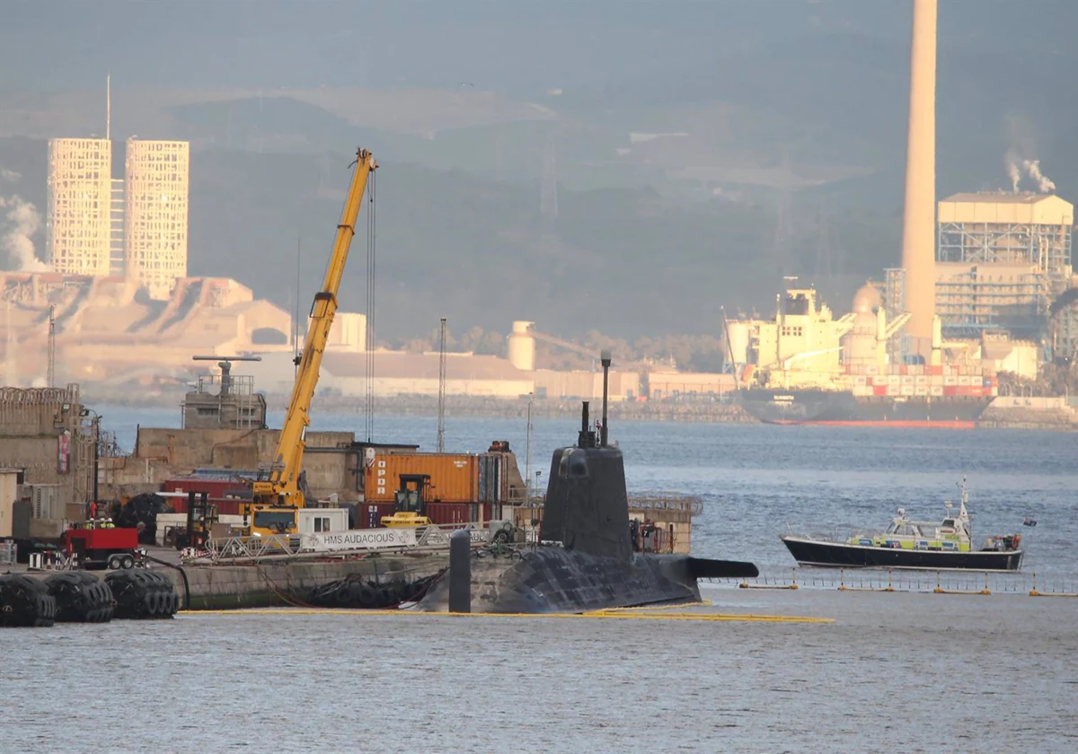 Algeciras afea que Reino Unido «haga valer su fuerza a través de la Royal Navy cuando se negocia sobre Gibraltar»