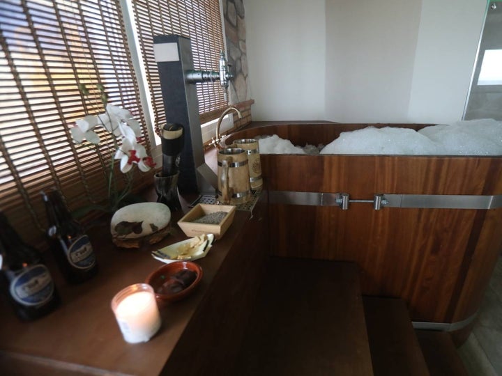 Así es el nuevo Spa de Cerveza del hotel Cádiz Bahía, el Beer Spa más grande de España