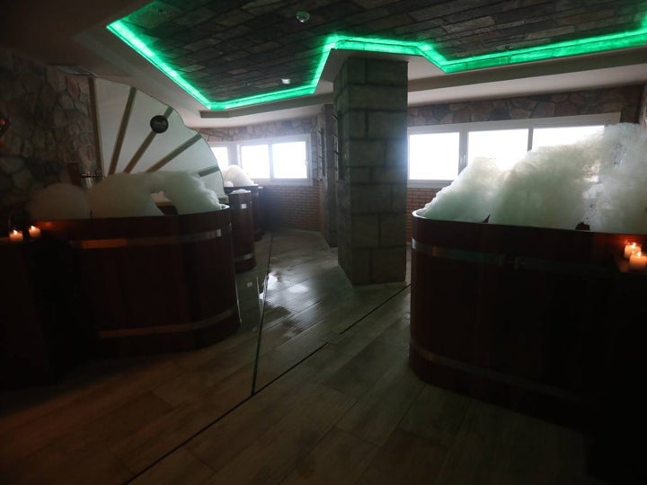 Así es el nuevo Spa de Cerveza del hotel Cádiz Bahía, el Beer Spa más grande de España