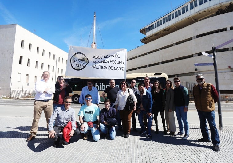 Antiguos alumnos de la Escuela Náutica vuelven a reclamar la rehabilitación del viejo edificio