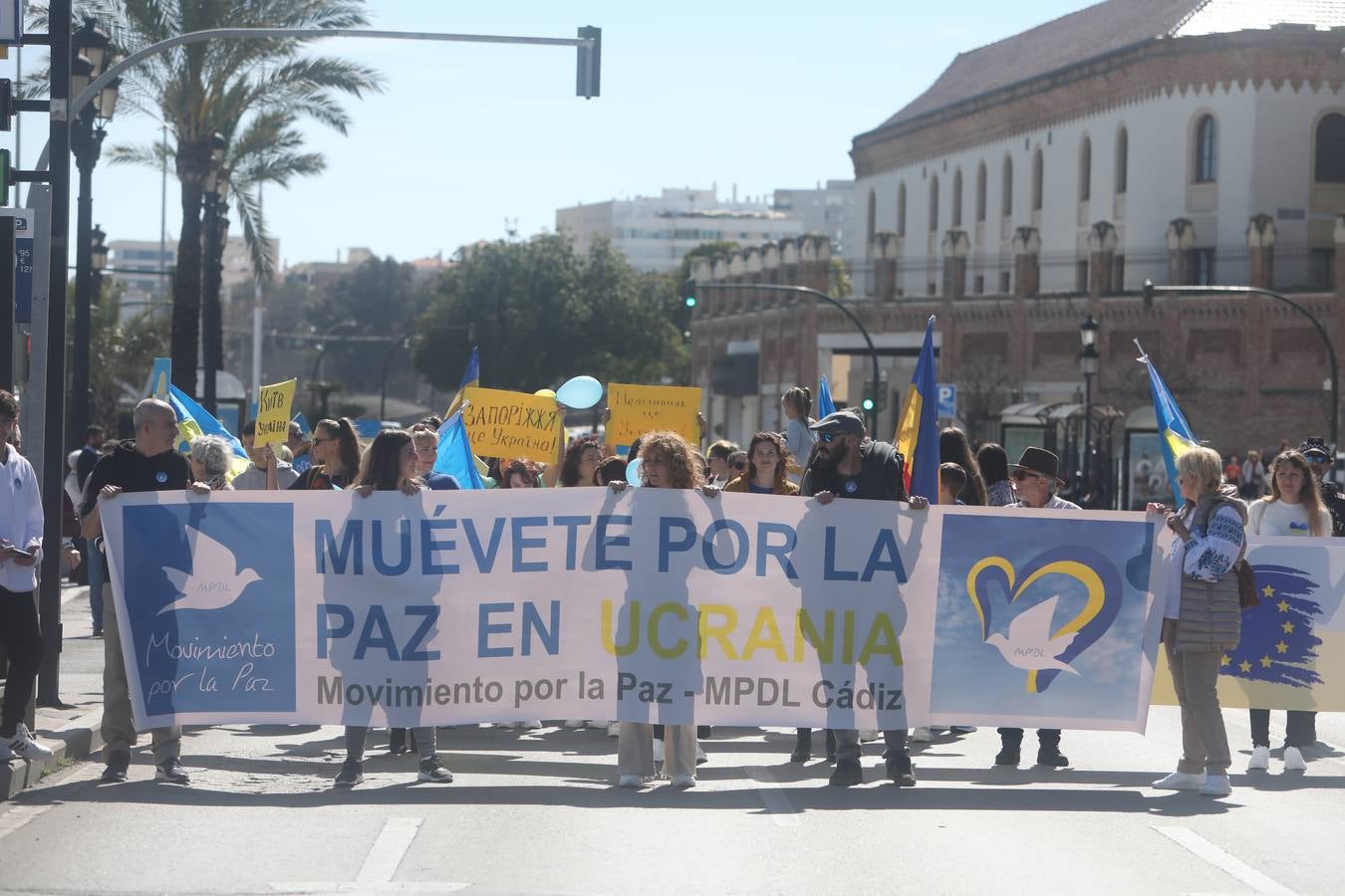 Fotos: La comunidad ucraniana en Cádiz pide de nuevo por la paz