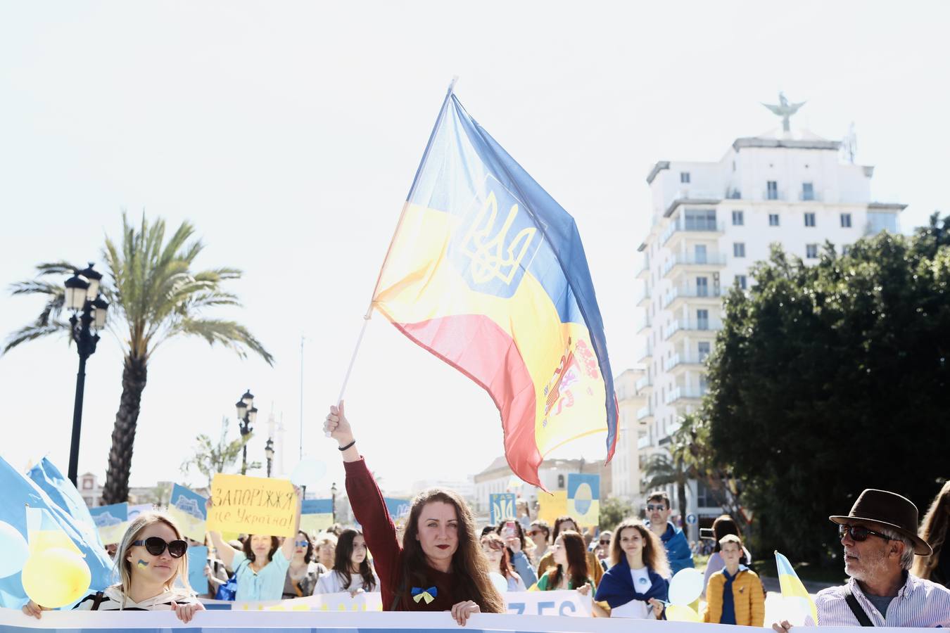 Fotos: La comunidad ucraniana en Cádiz pide de nuevo por la paz