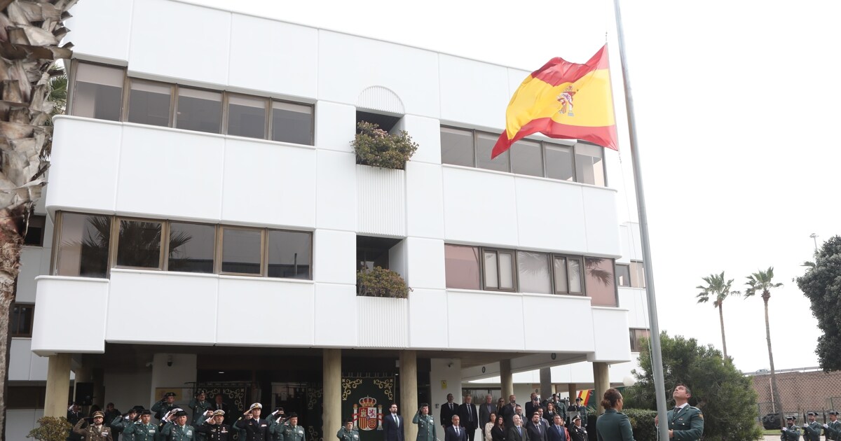 La Zona Franca de Cádiz recibe el Tricornio de Gala de la Guardia Civil