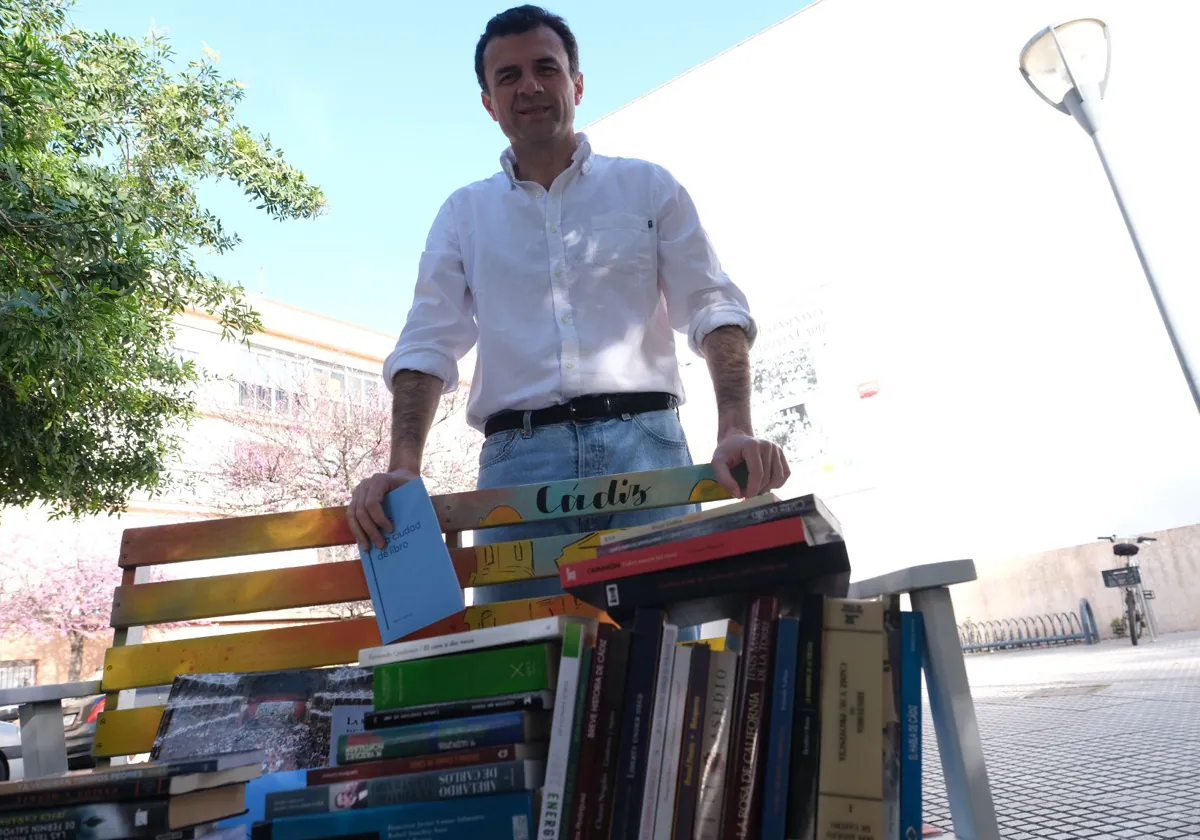 Bruno García presenta su propuesta cultural 'Cádiz, una ciudad de libro'.