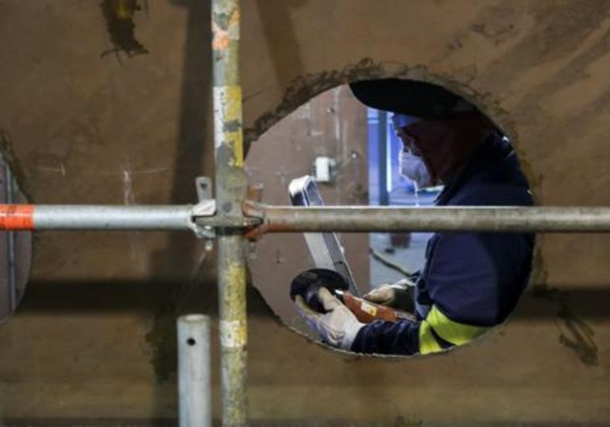 Trabajos de soldadura en el astillero de Puerto Real