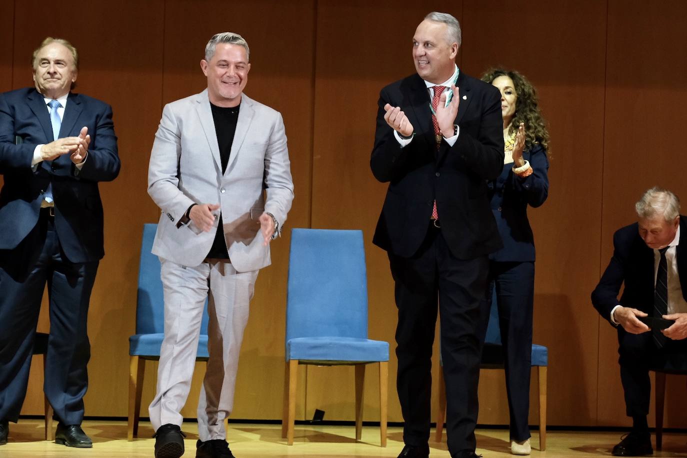 En imágenes: Alejandro Sanz y Lola Flores, Hijos Predilectos de Cádiz