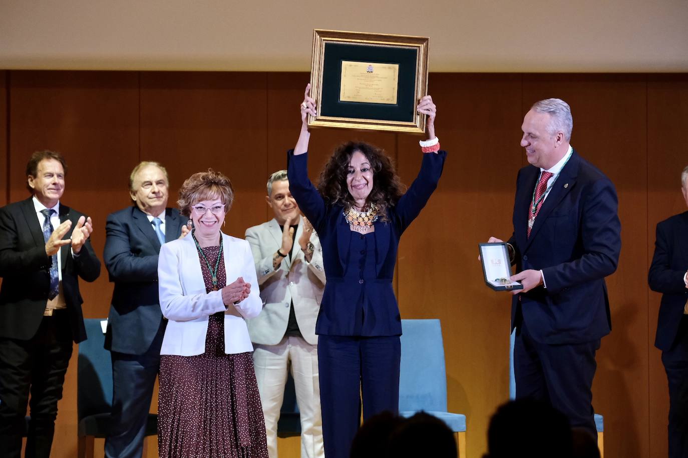 En imágenes: Alejandro Sanz y Lola Flores, Hijos Predilectos de Cádiz