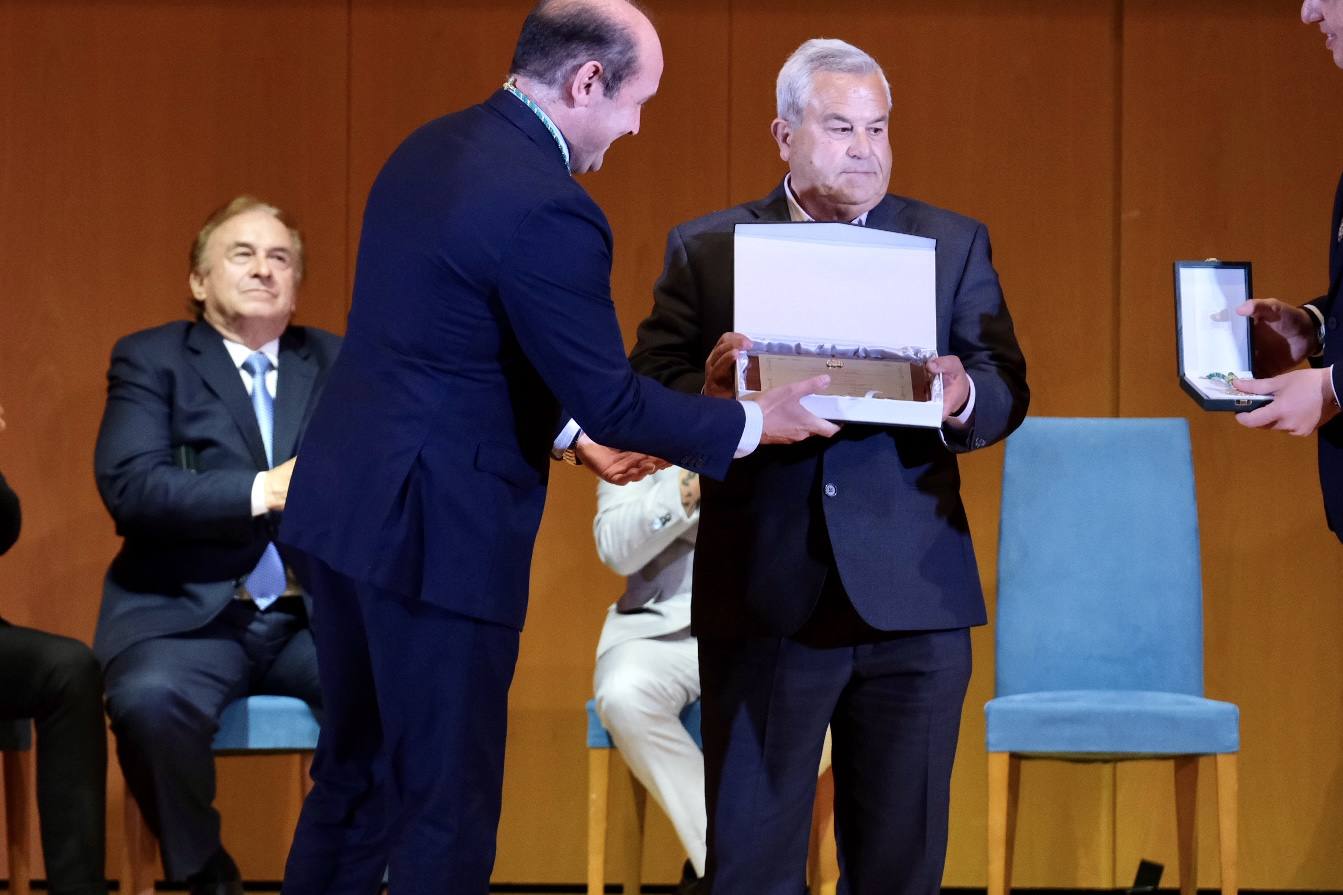 En imágenes: Alejandro Sanz y Lola Flores, Hijos Predilectos de Cádiz