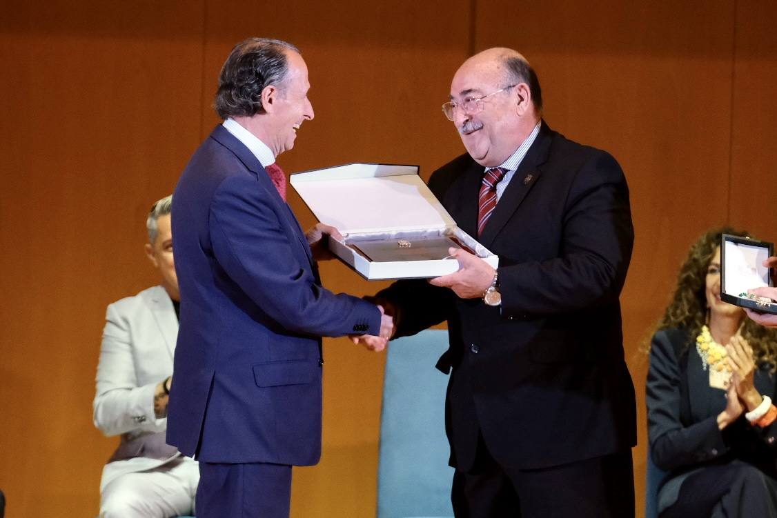 En imágenes: Alejandro Sanz y Lola Flores, Hijos Predilectos de Cádiz